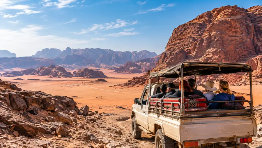 Besuch von Wadi Rum von Petra, Akaba und dem Besucherzentrum